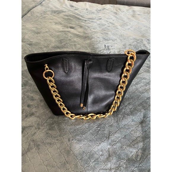 Elegant Black Leather Tote Bag with Gold Chain - Picture 11 of 11